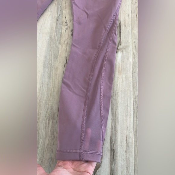 Lululemon Invigorate Leggings 25” with mesh - Picture 4 of 6